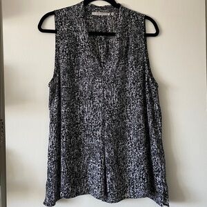 Violet + Claire abstract black and white flowy blouse